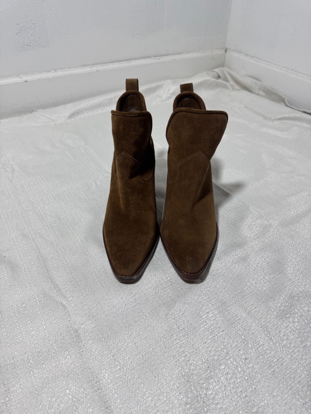 Vince Camuto Brown Suede Ankle Boots Pointed toe Block Heel Western Booties 7